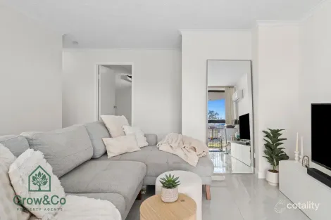 Property photo of 2/40 Murev Way Carrara QLD 4211