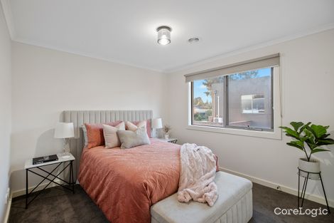 Property photo of 4/5 Mossfield Avenue Ferntree Gully VIC 3156
