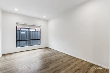 Property photo of 75 Carrera Crescent Clyde VIC 3978