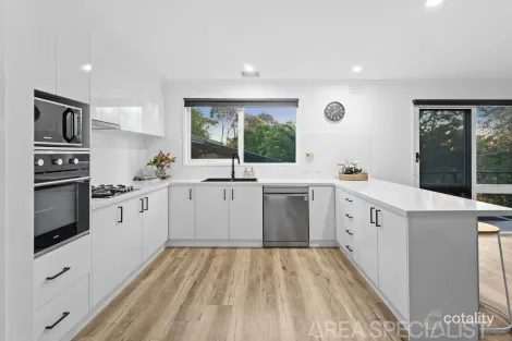 Property photo of 5 The Grove Langwarrin VIC 3910