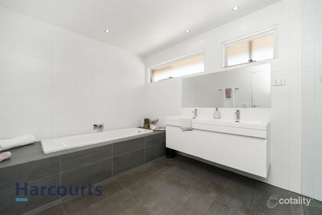Property photo of 22 The Trossachs Frankston VIC 3199