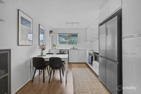 Property photo of 1/65 Raby Road Coorparoo QLD 4151