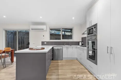Property photo of 2/6 Morecroft Way Langwarrin VIC 3910