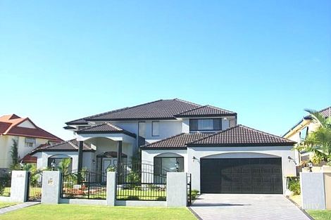 24 Bollard Cct, Clear Island Waters, QLD 4226