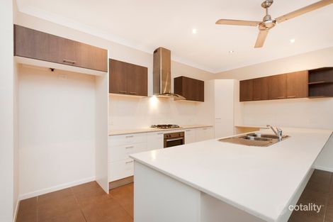 Property photo of 10 Icefire Quay Trinity Park QLD 4879