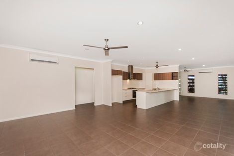 Property photo of 10 Icefire Quay Trinity Park QLD 4879