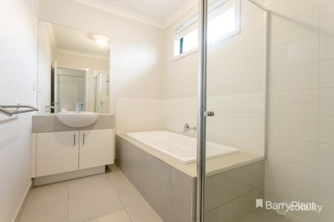 Property photo of 1 Rembrandt Court Pakenham VIC 3810