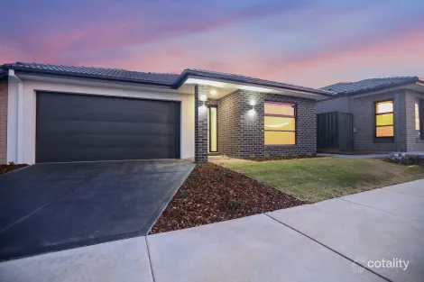 11 Creative Ave, Clyde North, VIC 3978