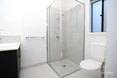 Property photo of 11 Creative Avenue Clyde North VIC 3978