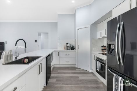Property photo of 4 Boyer Street Pacific Pines QLD 4211