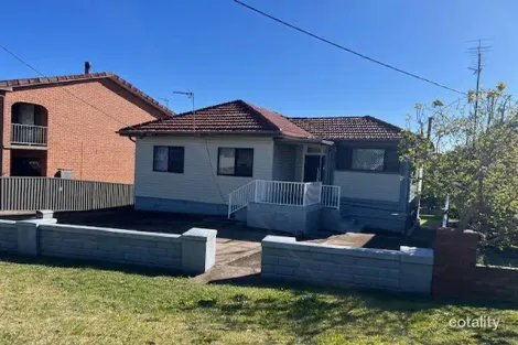 16 Trevor Ave, Lake Heights, NSW 2502