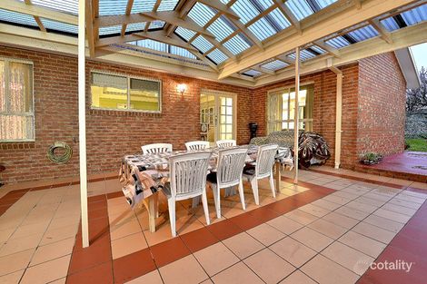 Property photo of 15 Muirs Court Taylors Lakes VIC 3038