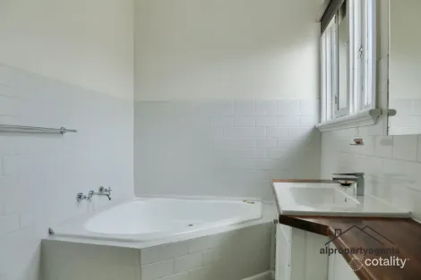 Property photo of 6 Guy Court Horsham VIC 3400