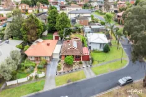 Property photo of 11 Knight Crescent Roxburgh Park VIC 3064