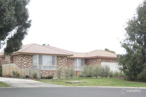Property photo of 10 Finchley Court Endeavour Hills VIC 3802