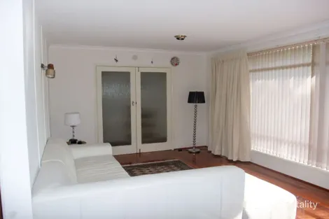 Property photo of 100 Kitchener Street Garran ACT 2605