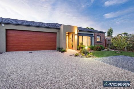 Property photo of 2/14 Avard Court Berwick VIC 3806