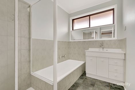 Property photo of 8 Beckington Place Craigieburn VIC 3064