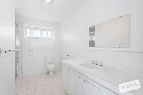 Property photo of 46 Thomas Mitchell Drive Endeavour Hills VIC 3802