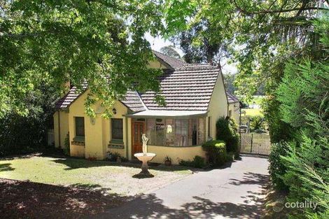 15 Alexander Ave, Upwey, VIC 3158