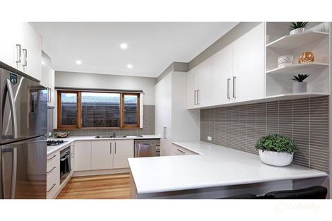 Property photo of 18 Weatherston Road Seaford VIC 3198