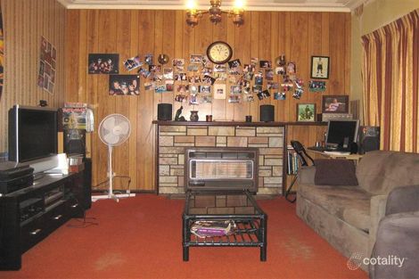 Property photo of 40 Moffat Street St Albans VIC 3021