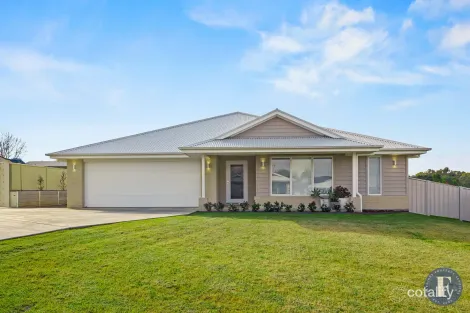 Property photo of 5 Armstrong Place Young NSW 2594
