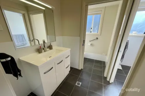 Property photo of 2/24 Emmaville Street Orange NSW 2800
