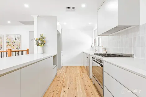 Property photo of 66 The Sanctuary Drive Leonay NSW 2750