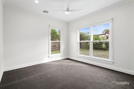 Property photo of 1 Oak Crescent Caulfield North VIC 3161