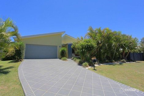 4 Tuckeroo Cl, Coral Cove, QLD 4670
