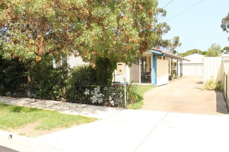 Property photo of 19 Charles Road Altona VIC 3018