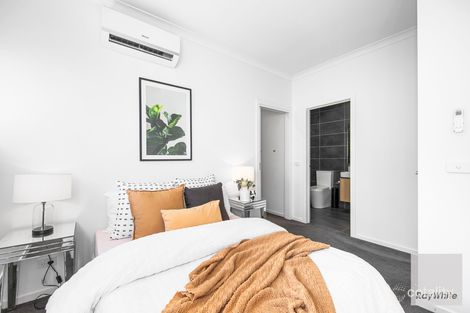 Property photo of 32 Kavanagh Crescent Keilor Downs VIC 3038