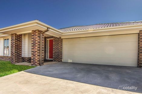 32 Oakdale St, Charlemont, VIC 3217