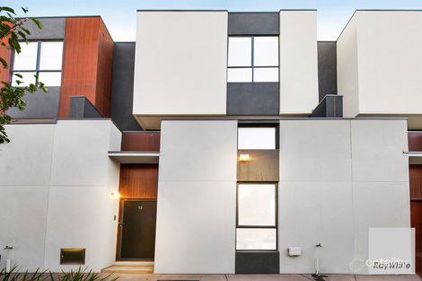 Property photo of 32 Kavanagh Crescent Keilor Downs VIC 3038