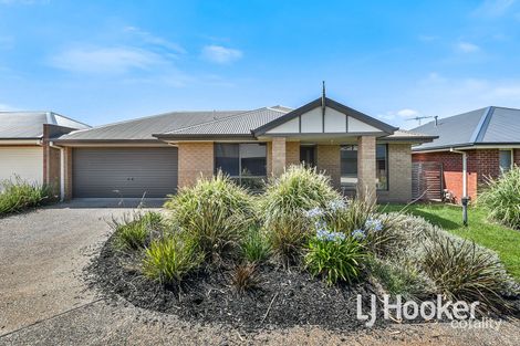 4/55 Sandalwood Dr, Pakenham, VIC 3810