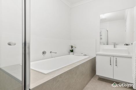 Property photo of 2/5 Moomba Street Mornington VIC 3931