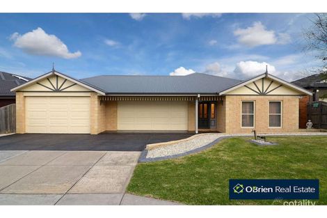 15 Hanrahan Wynd, Lynbrook, VIC 3975