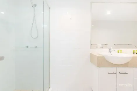 Property photo of 304/239 Esplanade Pialba QLD 4655