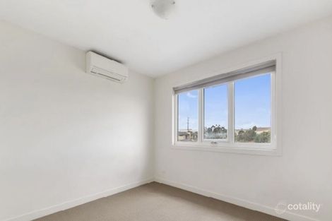 Property photo of 1/10 Dhemre Place Dallas VIC 3047