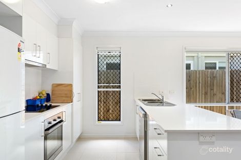 Property photo of 52 Cordeaux Crescent Redbank Plains QLD 4301