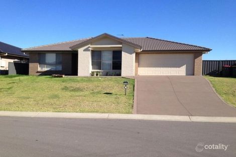 Property photo of 17 Hepburn Close Rutherford NSW 2320