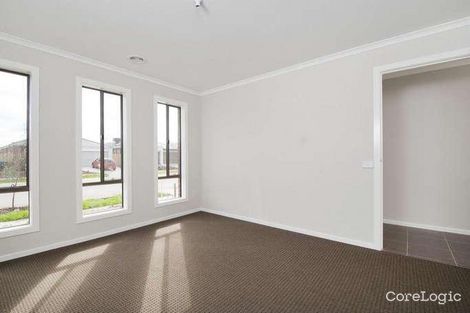 Property photo of 13 Grassbird Drive Point Cook VIC 3030