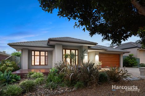 Property photo of 19 Goodenia Way Caroline Springs VIC 3023