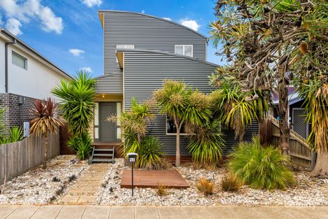 45 Pearl Bay Passage, St Leonards, VIC 3223