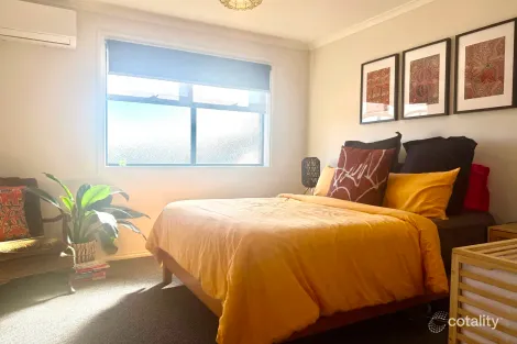 Property photo of 1/5 Sayvel Close Hillside VIC 3037