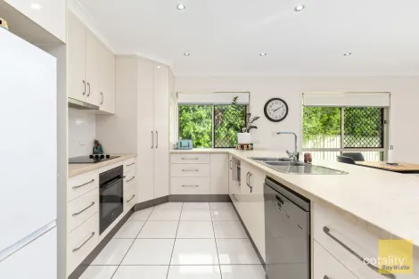 Property photo of 9 Canterbury Road Emerald QLD 4720