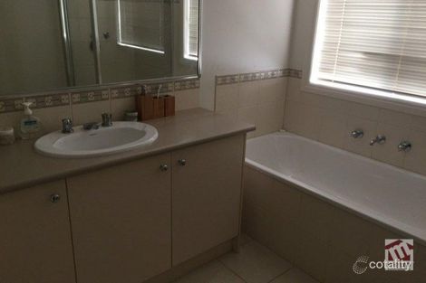 Property photo of 2 Daventry Court Berwick VIC 3806