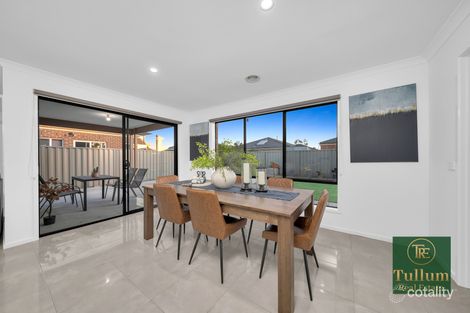 Property photo of 7 Beagle Street Cranbourne East VIC 3977