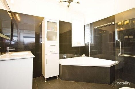 Property photo of 28 Madison Drive Adamstown Heights NSW 2289